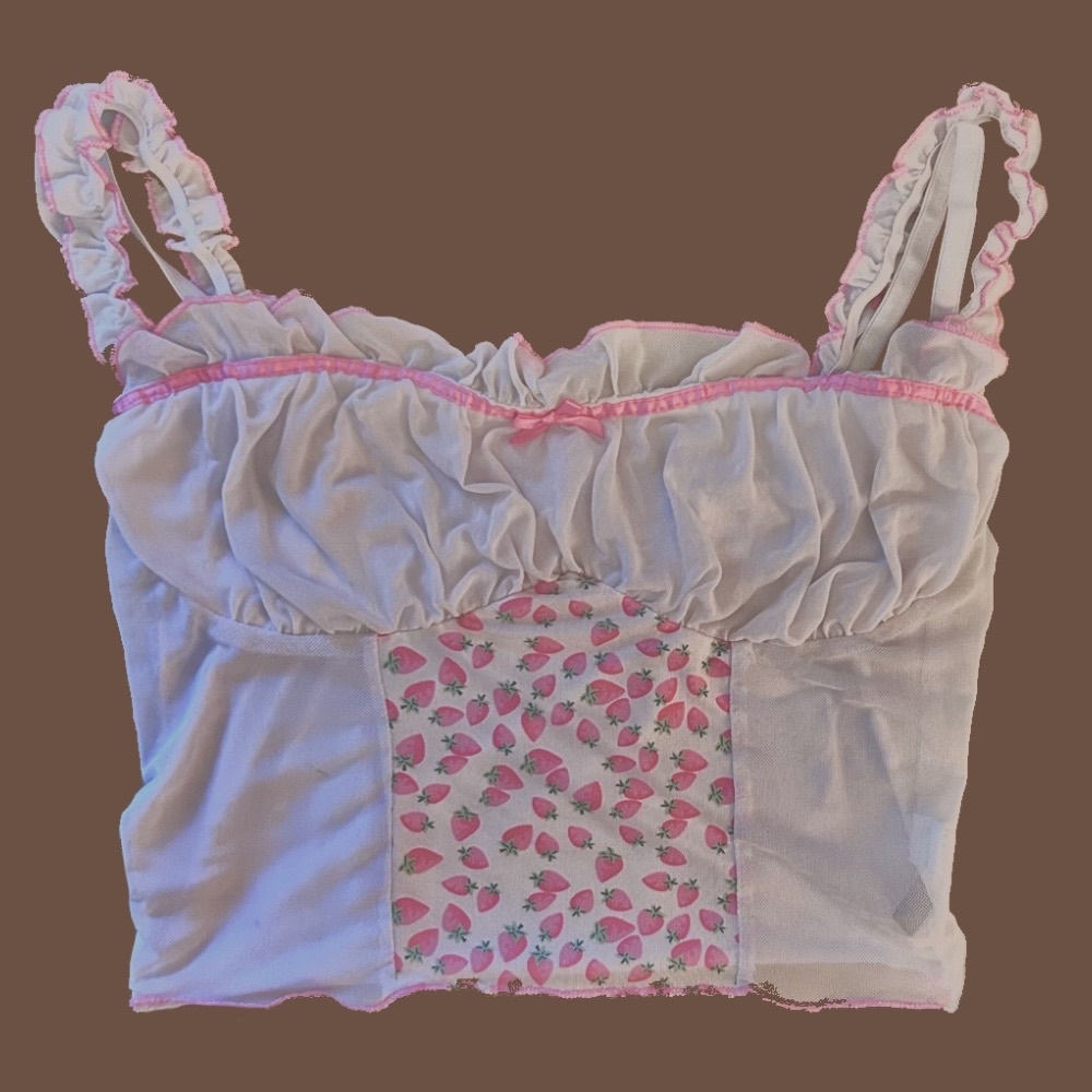 White Cropped Tank Top w/ Strawberry Patteren